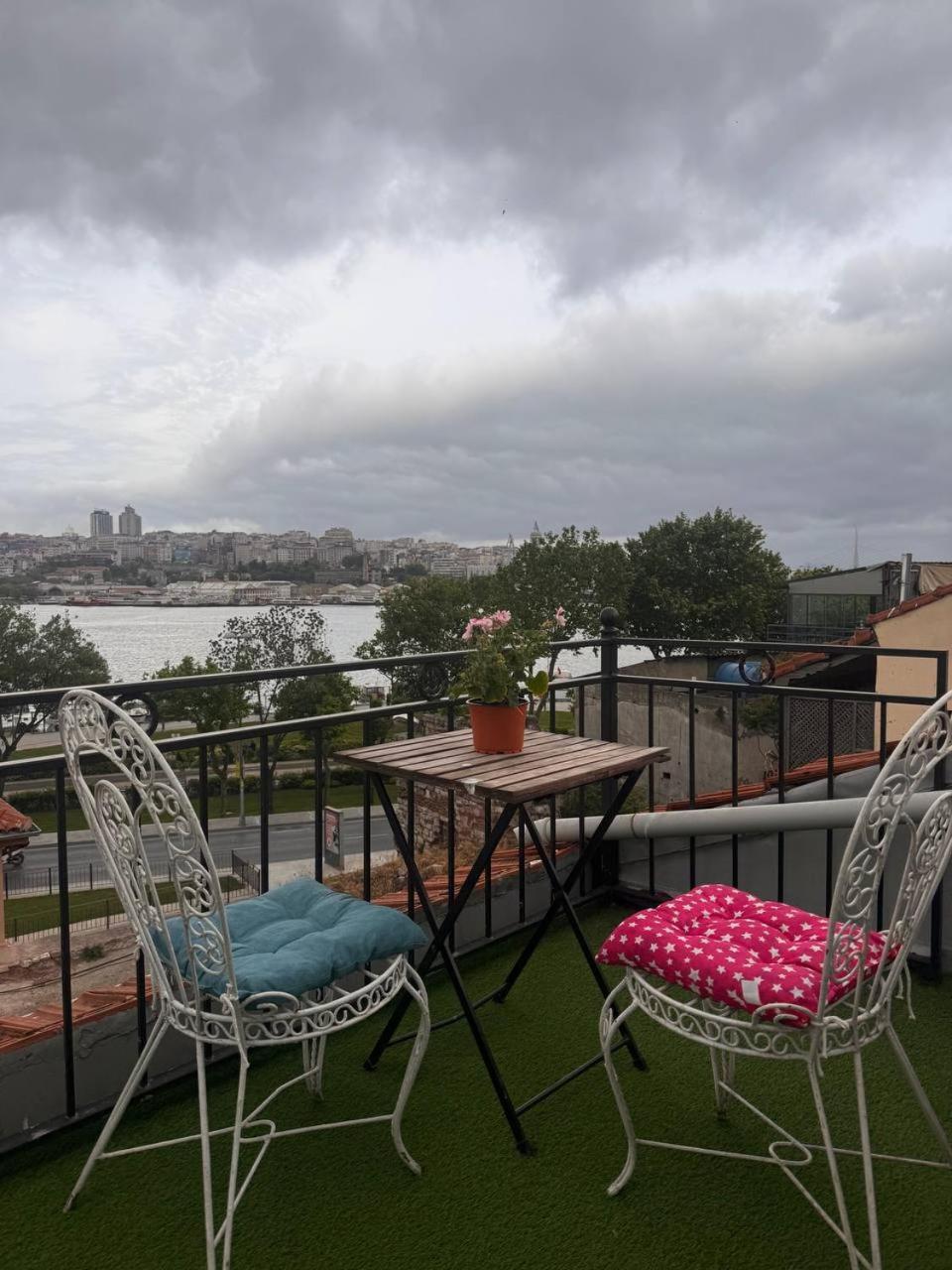 Gen Plus Istanbul Bagian luar foto